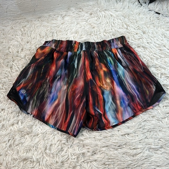 Lululemon Hotty Hot Short II *Long 4" Chroma Fusion Multi / Black - Picture 6 of 7